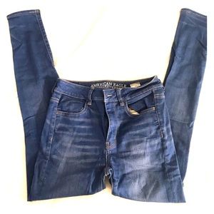 Barely worn American Eagle blue jeans!